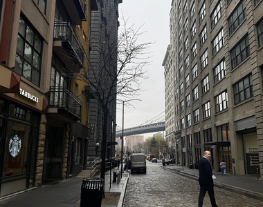 Washington Street - Photo Thumbnail 6