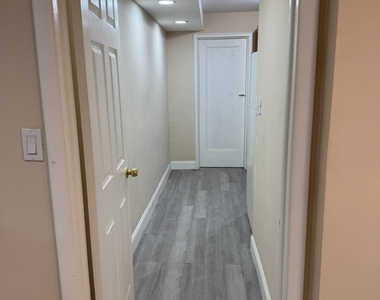 727 Commonwealth Avenue - Photo Thumbnail 2