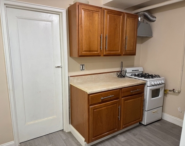 727 Commonwealth Avenue - Photo Thumbnail 4