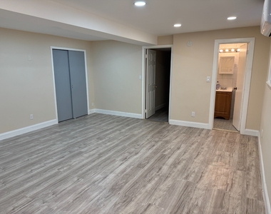 727 Commonwealth Avenue - Photo Thumbnail 1