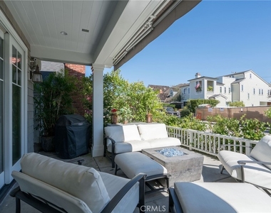 217 Coral Avenue - Photo Thumbnail 2