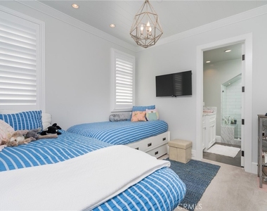 217 Coral Avenue - Photo Thumbnail 18