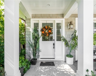 217 Coral Avenue - Photo Thumbnail 3