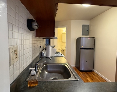 1672 Park Avenue - Photo Thumbnail 4