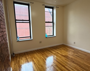 1672 Park Avenue - Photo Thumbnail 10