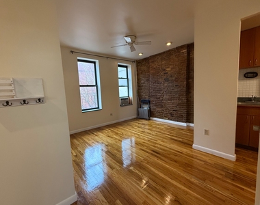 1672 Park Avenue - Photo Thumbnail 0