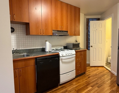1672 Park Avenue - Photo Thumbnail 3