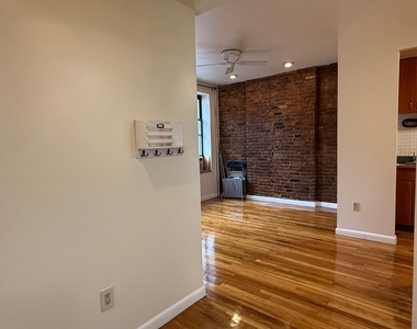 1672 Park Avenue - Photo Thumbnail 1