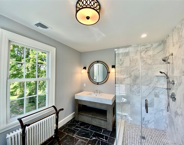 1685 Peconic Lane - Photo Thumbnail 14