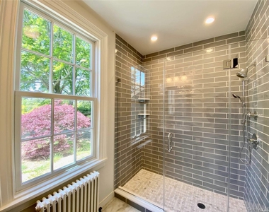 1685 Peconic Lane - Photo Thumbnail 17