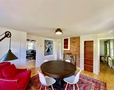 1685 Peconic Lane - Photo Thumbnail 10