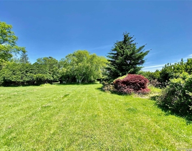 1685 Peconic Lane - Photo Thumbnail 19
