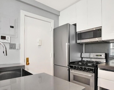 529 East 6th Street - Photo Thumbnail 1