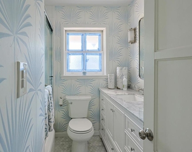 237 E Avenue - Photo Thumbnail 16