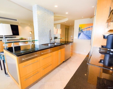 1810 Avenida Del Mundo - Photo Thumbnail 7