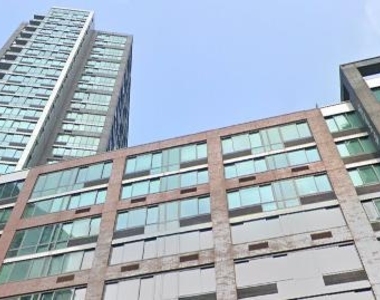 Center Boulevard - Photo Thumbnail 0