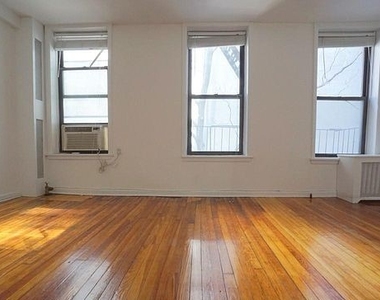 E 55th St - Photo Thumbnail 1