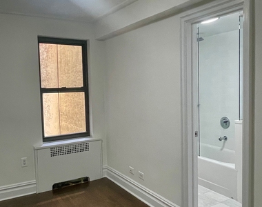 137 East 38th Street, 2E - Photo Thumbnail 5