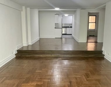 137 East 38th Street, 2E - Photo Thumbnail 4