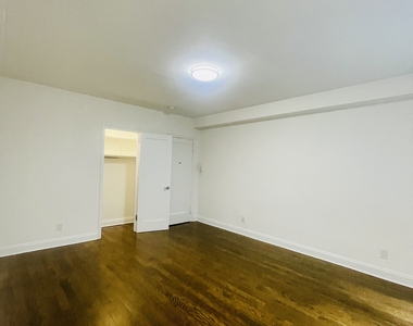 140 East 46th Street , 6M - Photo Thumbnail 4