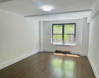 137 East 38th Street, 2E - Photo Thumbnail 7