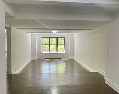 137 East 38th Street, 2E - Photo Thumbnail 0