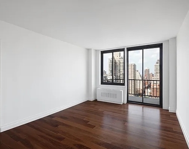 East 33rd Street - Photo Thumbnail 4