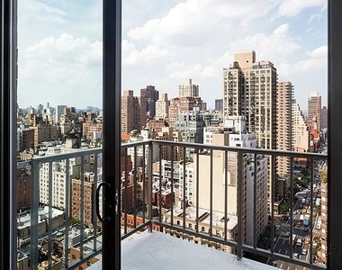 East 33rd Street - Photo Thumbnail 5