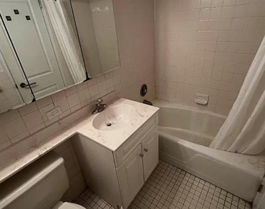 East 83rd Street - Photo Thumbnail 3