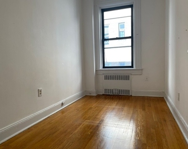 Madison Avenue - Photo Thumbnail 5