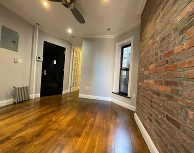 West 103rd Street - Photo Thumbnail 1