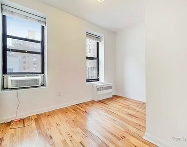 East 78th Street - Photo Thumbnail 6