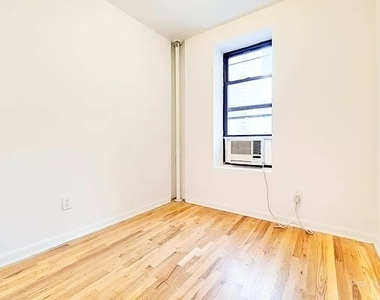 East 78th Street - Photo Thumbnail 4
