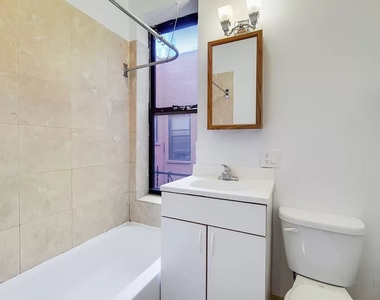 East 91st Street - Photo Thumbnail 6