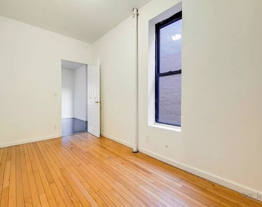 East 91st Street - Photo Thumbnail 5