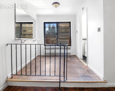 315 E 56th Street - Photo Thumbnail 1