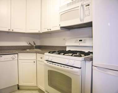 East 80th Street - Photo Thumbnail 3