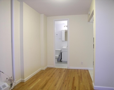 East 80th Street - Photo Thumbnail 1