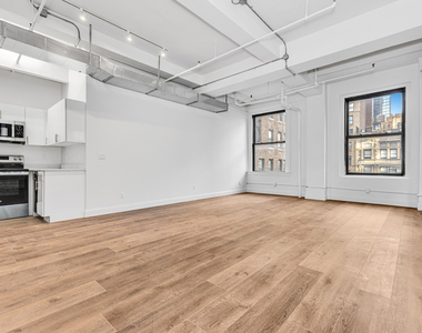 255 West 36th Street - Photo Thumbnail 3