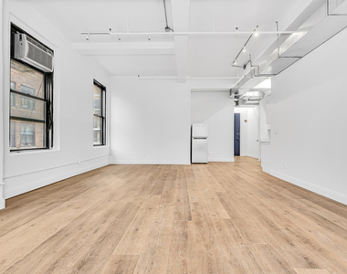 255 West 36th Street - Photo Thumbnail 4