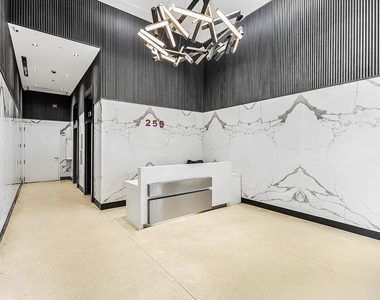 255 West 36th Street - Photo Thumbnail 6