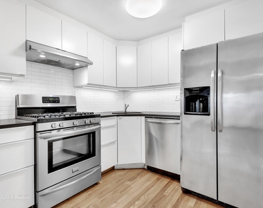 724 Sackett St - Photo Thumbnail 1
