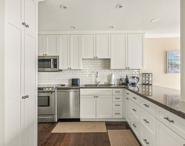 245 Coast Boulevard - Photo Thumbnail 12