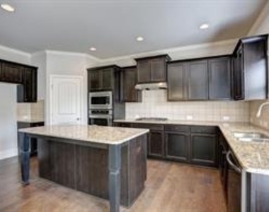 2145 Sorrento Court - Photo Thumbnail 10