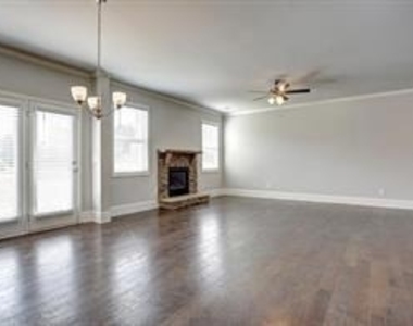 2145 Sorrento Court - Photo Thumbnail 7