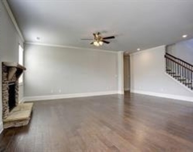 2145 Sorrento Court - Photo Thumbnail 4