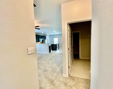 329 Trellis Blvd - Photo Thumbnail 6