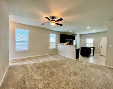 329 Trellis Blvd - Photo Thumbnail 5