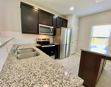 329 Trellis Blvd - Photo Thumbnail 2