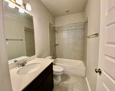 329 Trellis Blvd - Photo Thumbnail 16